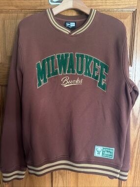 New Era Milwaukee Bucks Brown Crewneck Sweatshirt